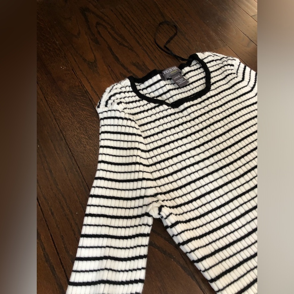 A Pea In The Pod Maternity L White/Black Ultra Ribbed Long, Bell Sleeved Blouse - Picture 2 of 6